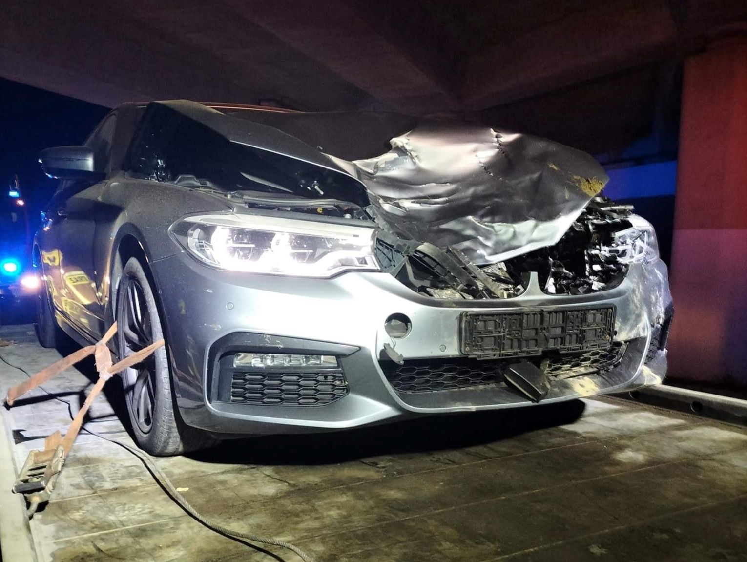 Wypadek W Miejscowo Ci Dolna Zderzenie Bmw Z Jeleniem Pod Autostrad A