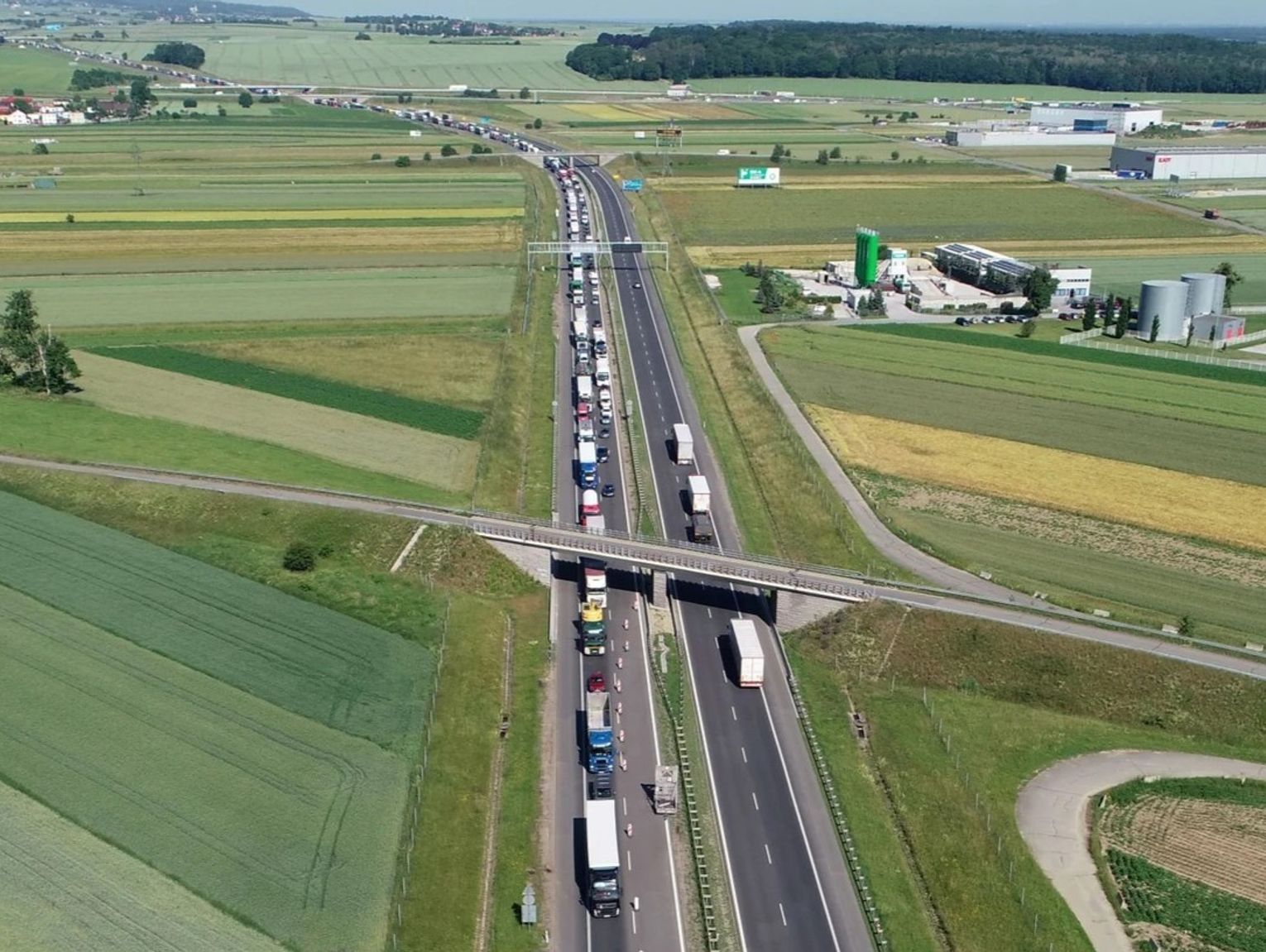 Zator Na Autostradzie A Wielokilometrowy Korek Na Drodze Na Katowice