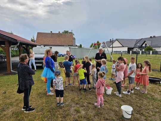 Dzień Dziecka w Ligocie Czamborowej. Najmłodsi byli uśmiechnięci i radośni