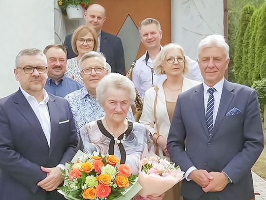 90. urodziny Pani Angeliki Małek z Szymiszów-Osiedle 90. urodziny Pani Angeliki Małek z Szymiszów-Osiedle