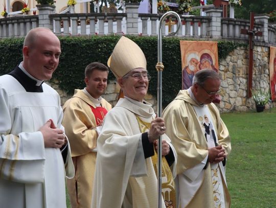 Abp Alfons Nossol świętował trzy jubileusze na odpuście w Kamieniu Śląskim