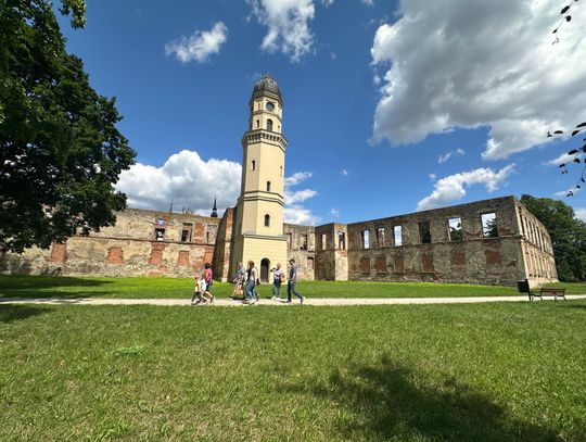 Apartamentowiec w strzeleckim zamku? Konserwator ma zastrzeżenia