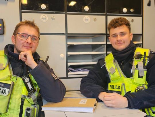 Atak epilepsji tuż po kontroli prędkości. Policjanci uratowali kierowcę ciężarówki