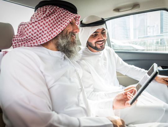 Auta z Dubaju: luksus na kółkach