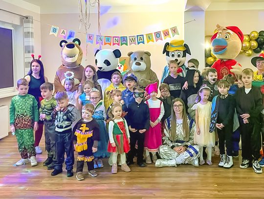 Bal przebierańców w Siedlcu. Byli mali rycerze, czarownice i policjanci