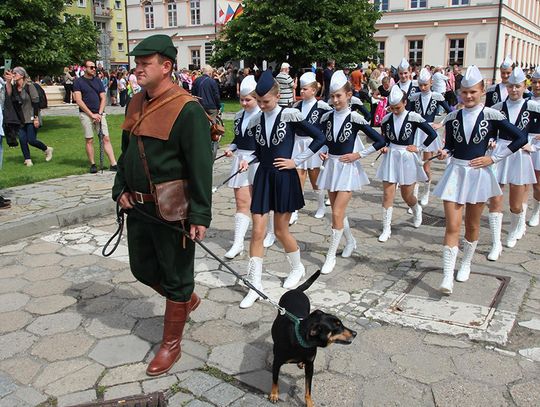 Barwny korowód przeszedł ulicami Strzelec Opolskich