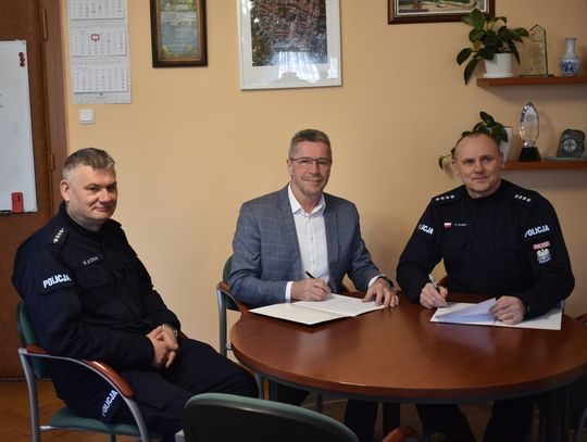 Będą dodatkowe patrole policji w Zawadzkiem. Podpisano już porozumienie