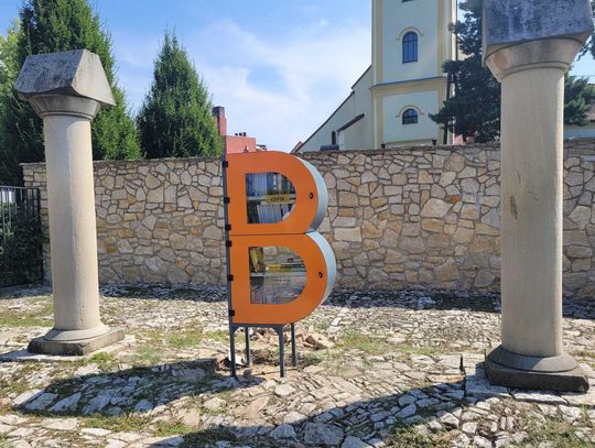 Leśnica uwalnia książki. Powstała tutaj biblioteczka plenerowa