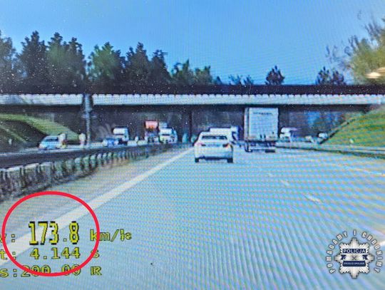 Brawurowa jazda 21-latka na autostradzie A4. Nie miał prawa jazdy