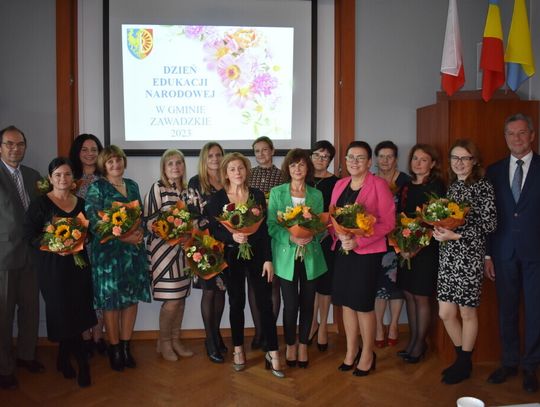Burmistrz podziękował pedagogom z gminy Zawadzkie za ich pracę