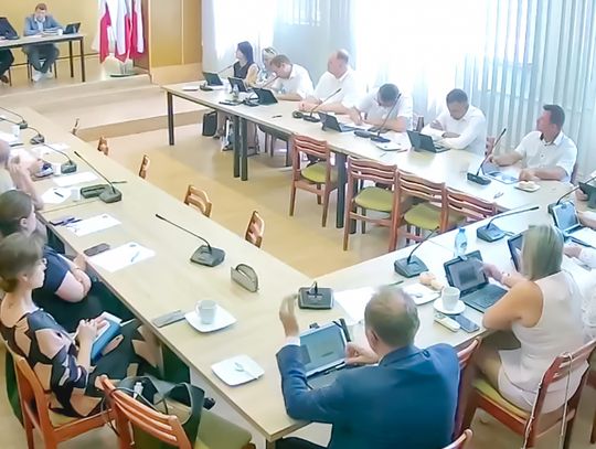 Burmistrz Ujazdu z absolutorium. Przedstawiono raport o stanie gminy