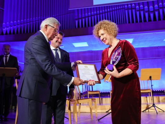 Irena Pordzik ze Strzelec Opolskich z tytułem "Znakomity Przywódca"