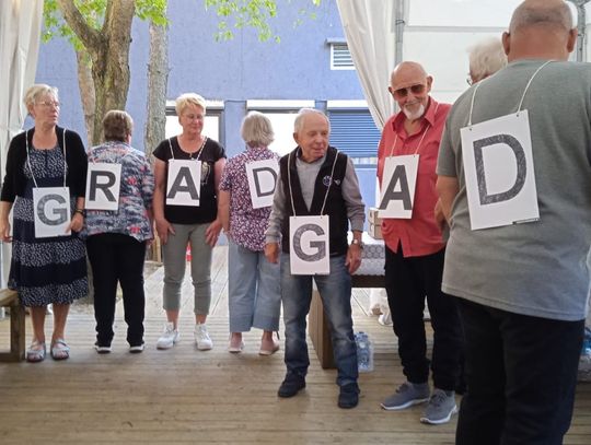 Wspólna biesiada seniorów z Kolonowskiego. Nie zabrakło radosnych konkursów