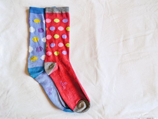 Kolorowe skarpetki i ważna lekcja empatii. Osoby z trisomią 21 świętują swój dzień