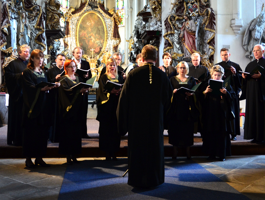 Prawosławny chór „Oktoich” z Wrocławia wystąpi niebawem z koncertem w Zawadzkiem