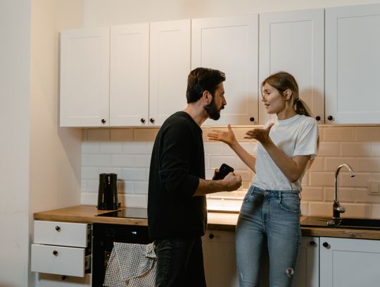 Co zrobić, żeby rodzinne spotkanie przy stole nie zamieniło się w awanturę? 