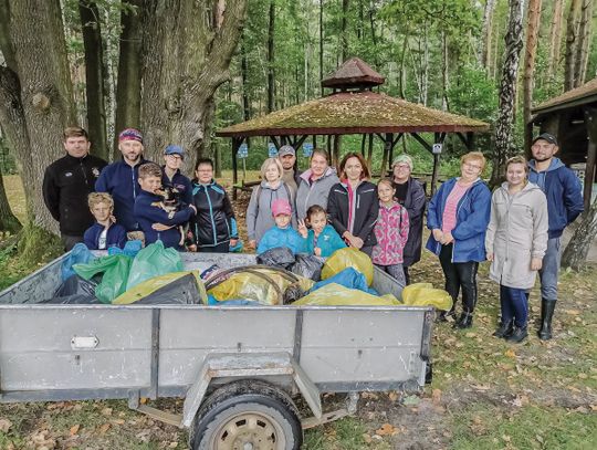 Cztery pary  spodni i kurtka