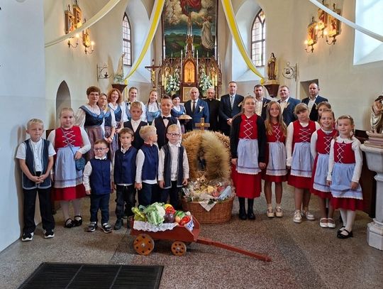 Dożynki w Dolnej. Mieszkańcy podziękowali za plony i wspólnie biesiadowali