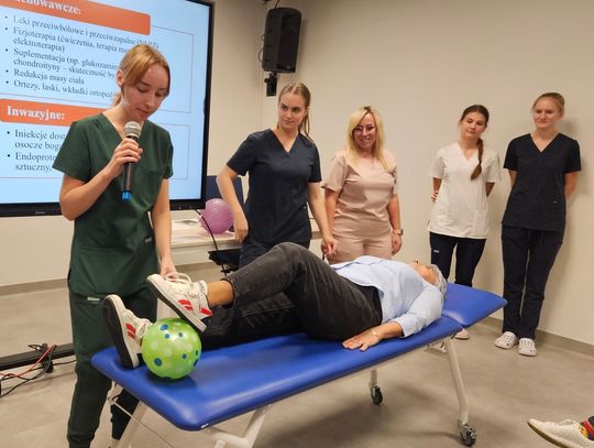 Seniorzy z Zawadzkiego na zdrowotnych warsztatach w Opolu