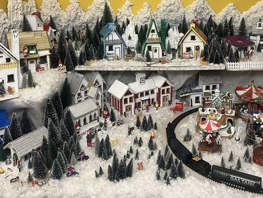 Choinki, domki, figurki... Wyjątkowa makieta powstała w Starym Ujeździe