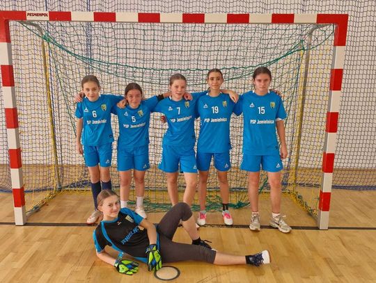 Futsalowe sukcesy uczniów z Jemielnicy. Triumfowały dziewczęta i chłopcy