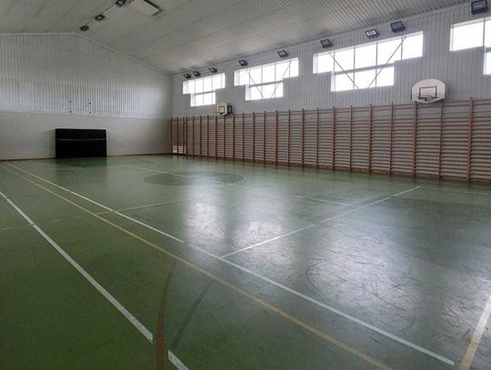 Szkoła w Jemielnicy potrzebuje nowej hali. Najpierw będzie termomodernizacja