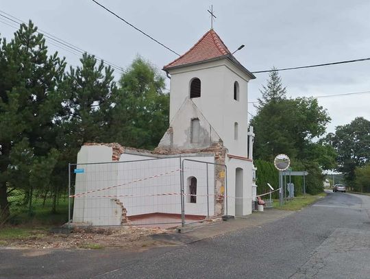 Kapliczka w Spóroku runęła po wypadku. Mieszkańcy zapowiadają odbudowę