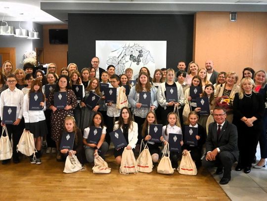 Nasi uczniowie napisali piękne listy do taty i zostali nagrodzeni przez senatora