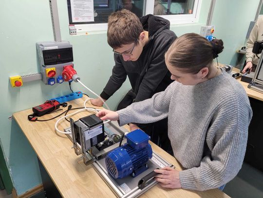 Bezpieczne warsztaty i nowa pracownia mechatroniki w strzeleckim CKZiU