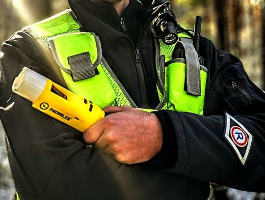 Nietrzeźwy i z sądowymi zakazami wiózł dzieci do szkoły Nietrzeźwy i z sądowymi zakazami wiózł dzieci do szkoły