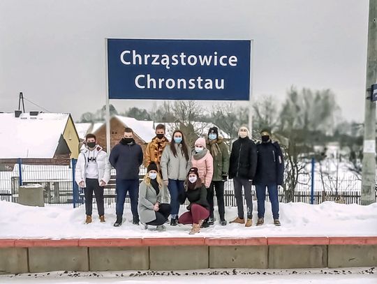 Dwujęzyczne - bezprawne?