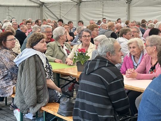 Dzień Seniora w gminie Leśnica. Była wspólna biesiada i dobra zabawa
