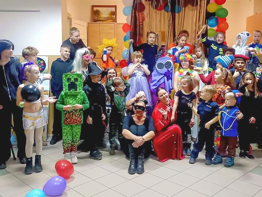 Kolorowe bale dla dzieci w Izbicku i Suchodańcu. Zabawa była świetna