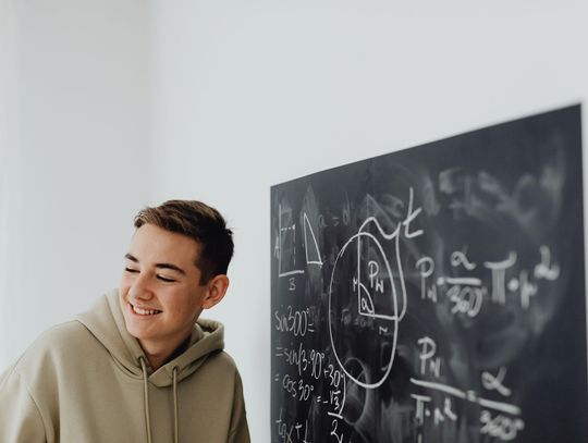 Egzamin ósmoklasisty z matematyki – jak zorganizować przygotowania i pomóc dziecku osiągnąć lepszy wynik?