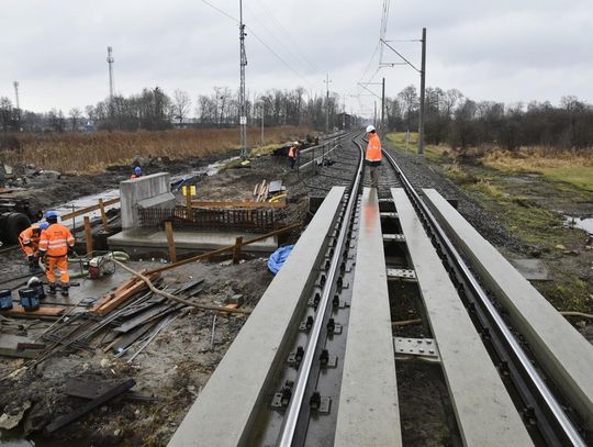 Finiszują prace na linii kolejowej. Pociągi pojadą jeszcze szybciej Finiszują prace na linii kolejowej. Pociągi pojadą jeszcze szybciej