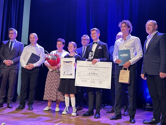 To prawdziwe diamenty. Najlepsi uczniowie i nauczyciele w powiecie nagrodzeni