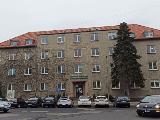 Gmach starostwa powiatowego w Strzelcach Opolskich doczeka się windy