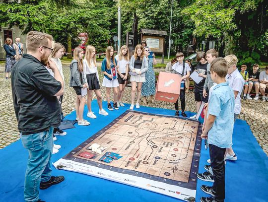 Gra planszowa na urodziny Muzeum Czynu Powstańczego