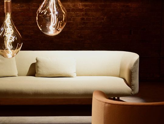 Idealne meble wypoczynkowe do Twojego salonu – dlaczego warto wybrać zakupy bezpośrednio od producenta?