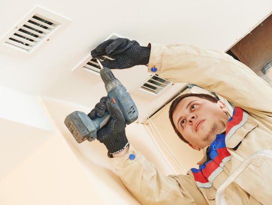 Jak dbać o czyste powietrze w magazynach i halach produkcyjnych?