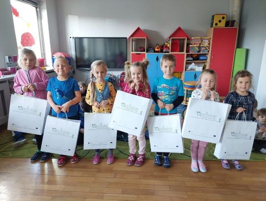 Jak pomóc pszczołom? Wiedzą o tym przedszkolaki i uczniowie z gminy Zawadzkie