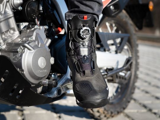 Jakie właściwości powinny mieć odpowiednie buty motocyklowe?