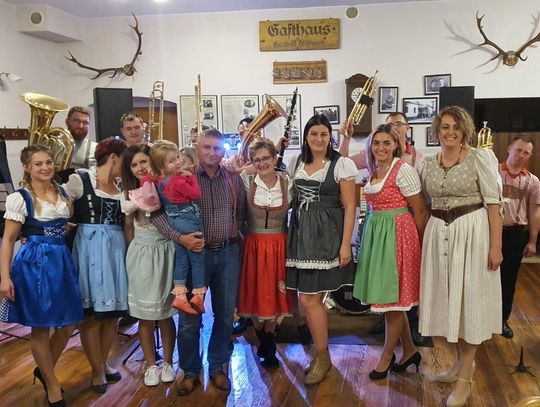 Jeszcze po bawarsku. Mieszkańcy Olszowej świętowali Oktoberfest