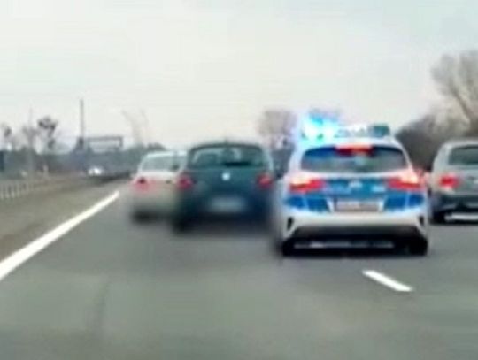 Kierowcy pomagali policjantom z Leśnicy zatrzymać uciekającego kierowcę seata