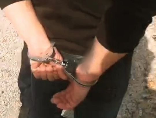 Jechał mimo zakazów i po alkoholu. W aucie wiózł narkotyki