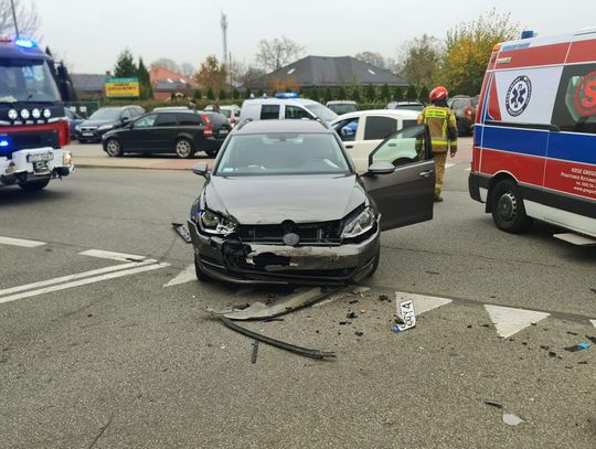 Zderzenie osobówek w Strzelcach Opolskich. Sprawca wymusił pierwszeństwo