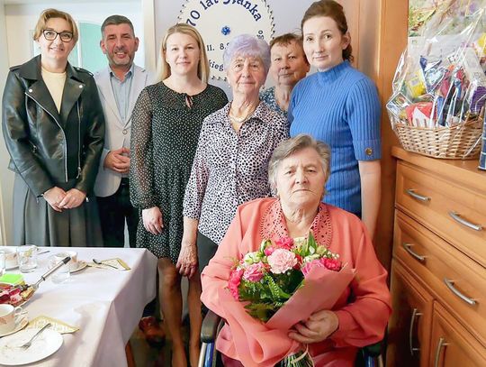 Wszystkiego najlepszego. Pani Róża z Krośnicy świętowała 95. urodziny Wszystkiego najlepszego. Pani Róża z Krośnicy świętowała 95. urodziny