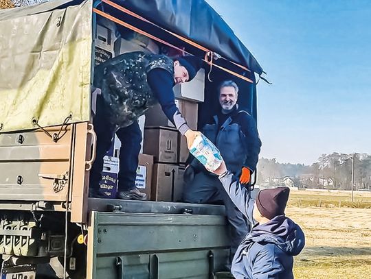 Konwój z darami dla ludzi z Ukrainy. Przeładunek odbył się w Ujeździe