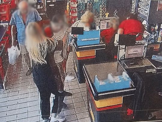Ukradł kiełbasę i whisky. Groził ekspedientce i uderzył ją w twarz