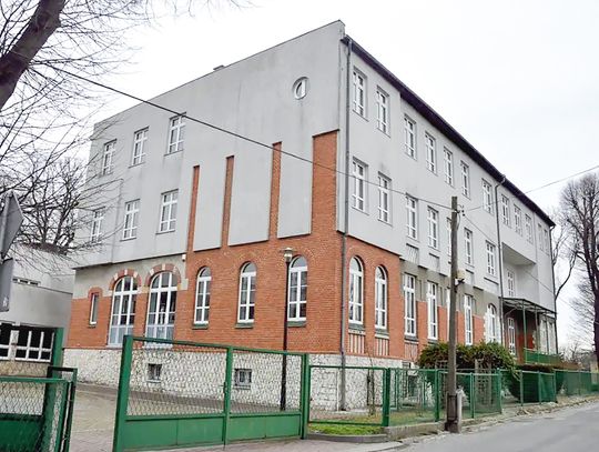 Byłe gimnazjum w Leśnicy zyska drugie życie. Powstanie Centrum Usług Wspólnych